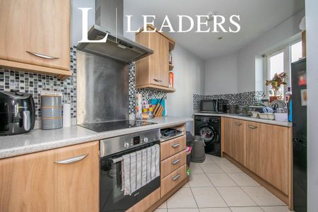 2 bedroom flat to rent - Photo 2