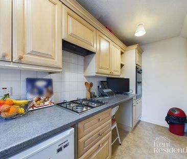 1 bedroom semi-detached house to rent - Photo 4
