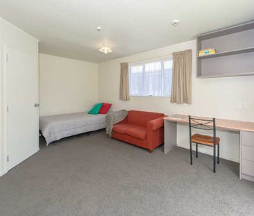 A great upstairs studio unit that captures the afternoon sun. - Photo 2