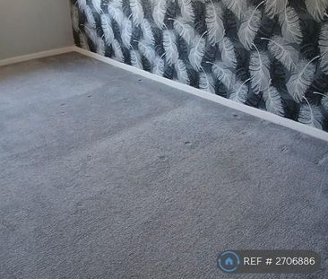 4 bedroom semi-detached house to rent - Photo 6