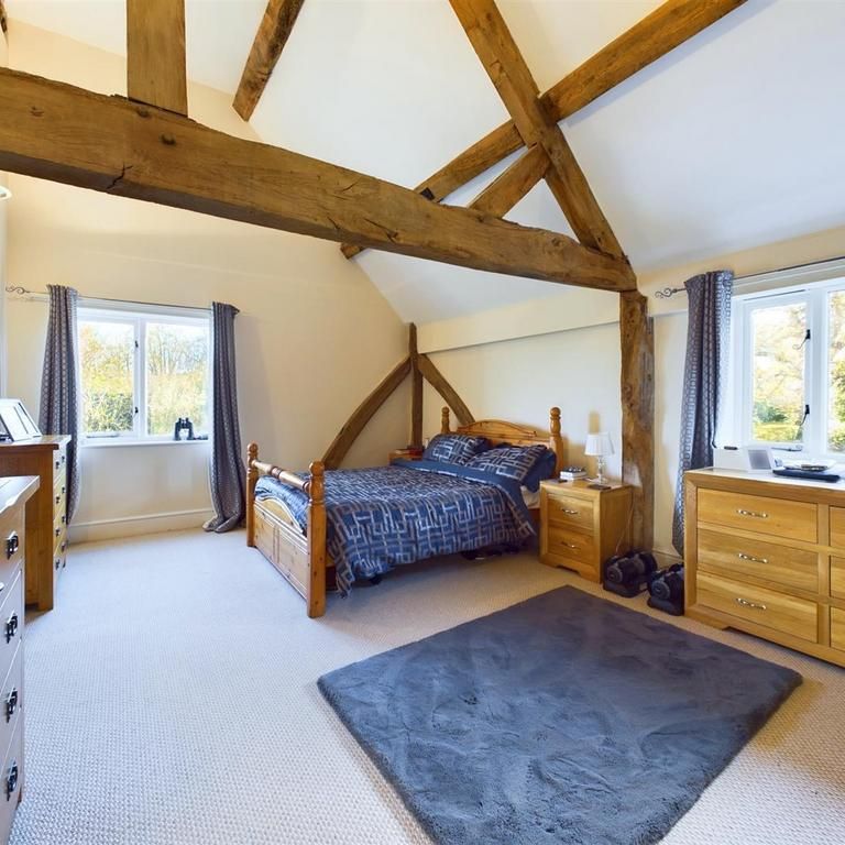 4 bedroom barn conversion to rent - Photo 1