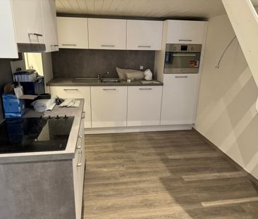 Gelijkvloers studio / volledig vernieuwd / goede ligging - Foto 2