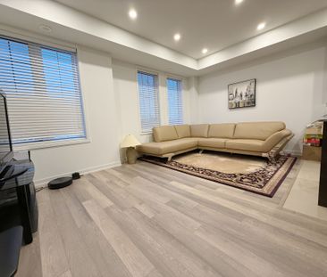 For Lease - 314 Clay Stones Street, Newmarket, Ontario - Photo 3