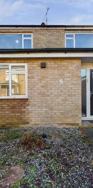 5 bedroom semi-detached house to rent - Photo 1