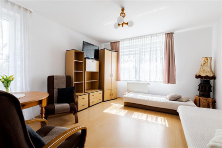 POKOJE PRACOWNICZE z pięknym ogrodem do dyspozycji Wynajmujących! 12 miejsc obecnie - Photo 5