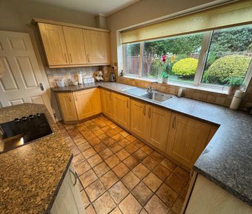 4 bedroom semi-detached house to rent - Photo 6