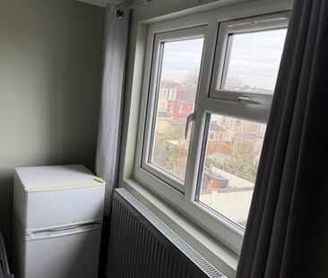 Room in a Shared House, Haverstock Road, BS4 - Photo 2