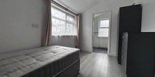 1 bedroom ground floor flat to rent - Photo 2
