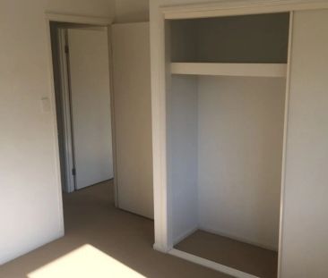 Modern living with Air-Conditioning! - Photo 5