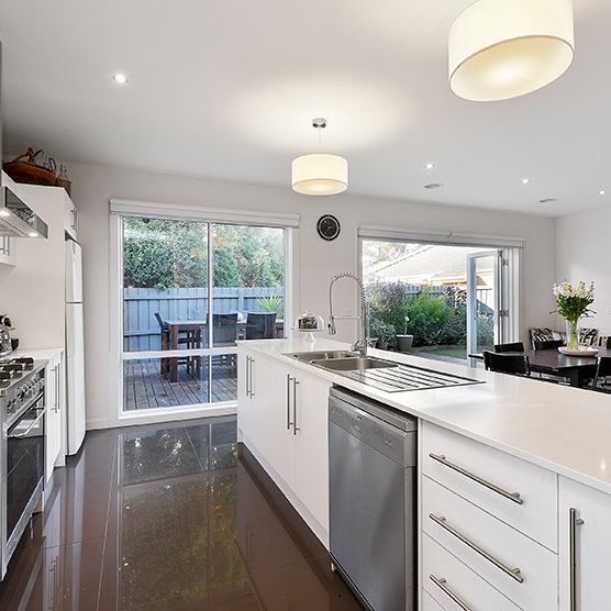 Modern, Stylish, Spacious - 3 Bedroom, 2 Bathroom Townhouse for Lease in Mitcham - Photo 1