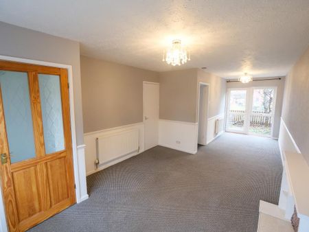3 bedroom semi-detached house to rent - Photo 2
