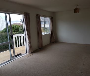 Comfortable home with nice outlook - Photo 1