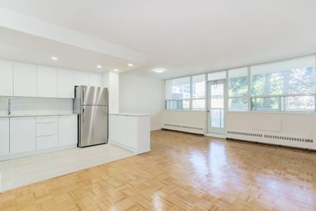 For Lease - 33 Erskine Avenue Unit# 201, Toronto, Ontario - Photo 4