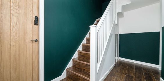 Fully Refurbished Professional Houseshare 💚 Room 5 – Executive En-Suite - Photo 3