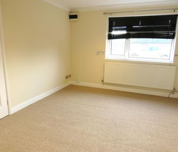 Britannia Drive, Stretton, BURTON-ON-TRENT - Photo 5