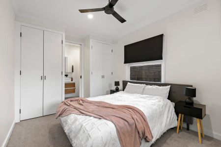 “Chic Modern Living in the Frankston High School Zone” - Photo 3