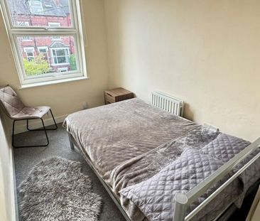 Room 4, Knowle Road, Burley, Leeds, LS4 2PJ - Photo 4
