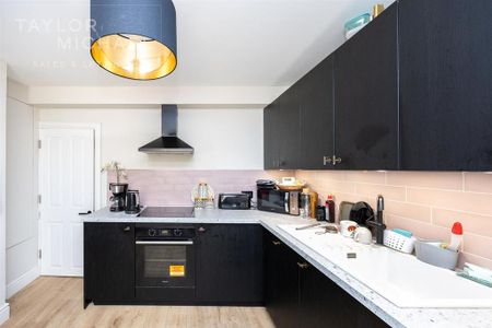 1 bedroom in a house share to rent - Photo 4