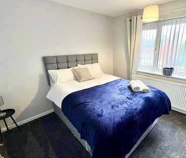 3 bedroom terraced house to rent - Photo 2