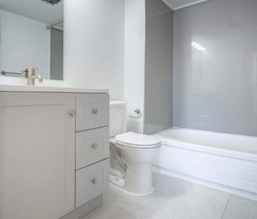 2 CH - 1 SDB - Montréal - $2,200 /mo - Photo 3