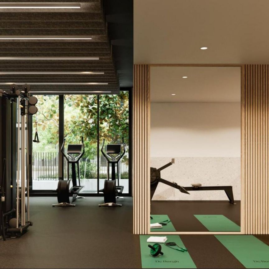 Stylish One-Bedroom Apartment with Stunning Mountain Views in Lyneham - Photo 1