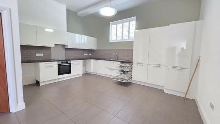 2 bedroom terraced house to rent - Photo 4