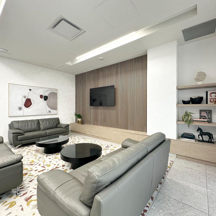 For Lease - 3385 Dundas Street Unit# 616, Toronto, Ontario - Photo 1