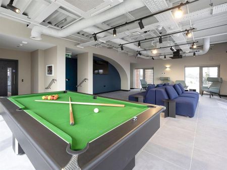 1 bedroom in a flat share to rent - Photo 4