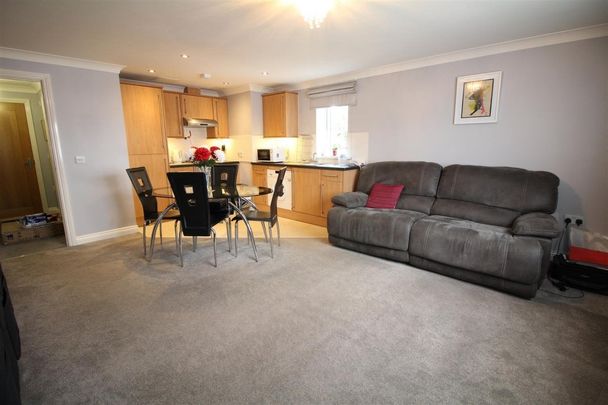 Dorchester Road, Upton - Photo 1