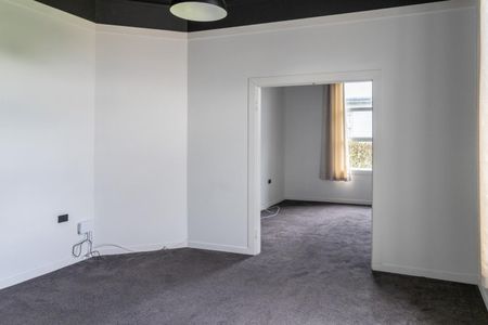 Modern Living in Strathern - Photo 5