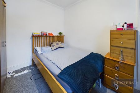 4 bedroom terraced house to rent - Photo 4