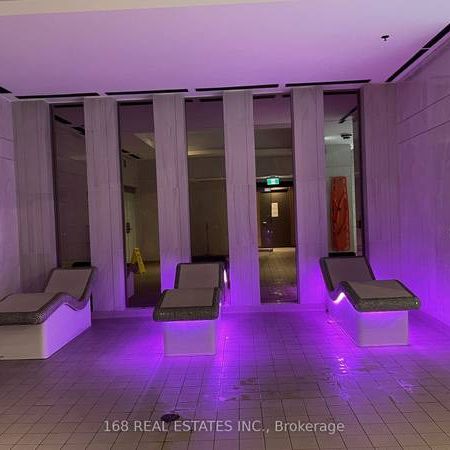 17 Bathurst St feels brand new entertainment district + den! - Photo 3