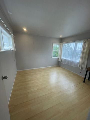 2-bedroom unit with bills included! - Photo 5