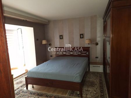 Apartament de închiriat cu 4 camere, Centru-Targu Cucu - Fotografie 3