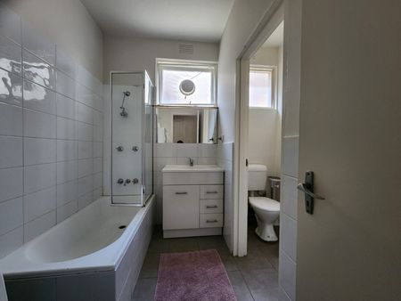 St Kilda East - Photo 5