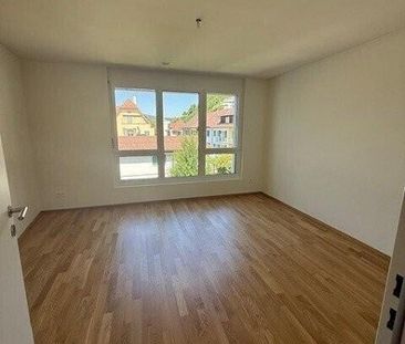 Moderne, helle Wohnung mit offenem Wohnkonzept und Top-Lage in Liestal - Photo 1