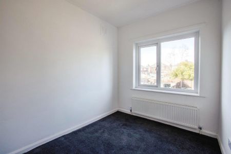 Birkwood Avenue, Barnsley, Cudworth - Photo 3