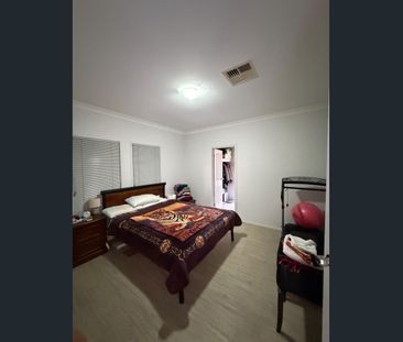 Fully Furnished Home with Solar - Prime Ascot Park Location - Photo 6