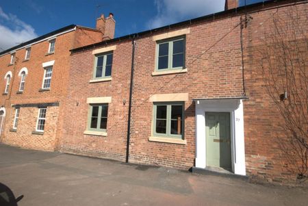 3 bedroom character property to rent - Photo 2