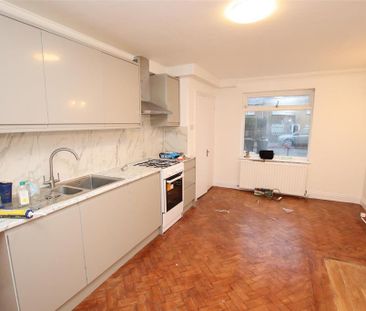 3 bedroom terraced house to rent - Photo 6
