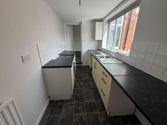 3 bedroom flat to rent - Photo 1