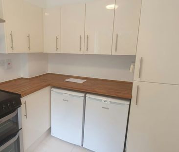 Flat to rent on - Photo 4
