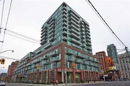 Vu Condos and Lofts - Photo 4