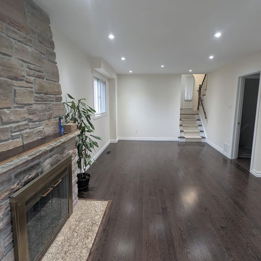 For Lease - 7 Fluellen Drive Unit# Main, Toronto, Ontario - Photo 1