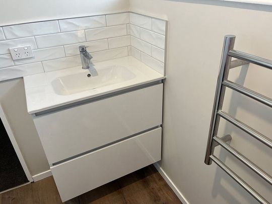 Sunny, freshly updated 2 bedroom unit - Photo 1