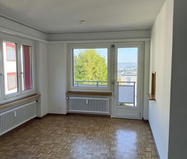 Charmante 4.5 Zimmerwohnung in Adliswil zu vermieten! - Photo 2
