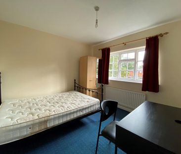 1 bedroom in a house share to rent - Photo 5