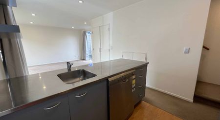 Terrace Home in Prime Location, St Lukes! - Photo 4