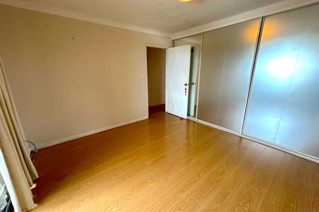 Convenient Location - Photo 4