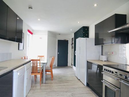 152 North Road East - Photo 5